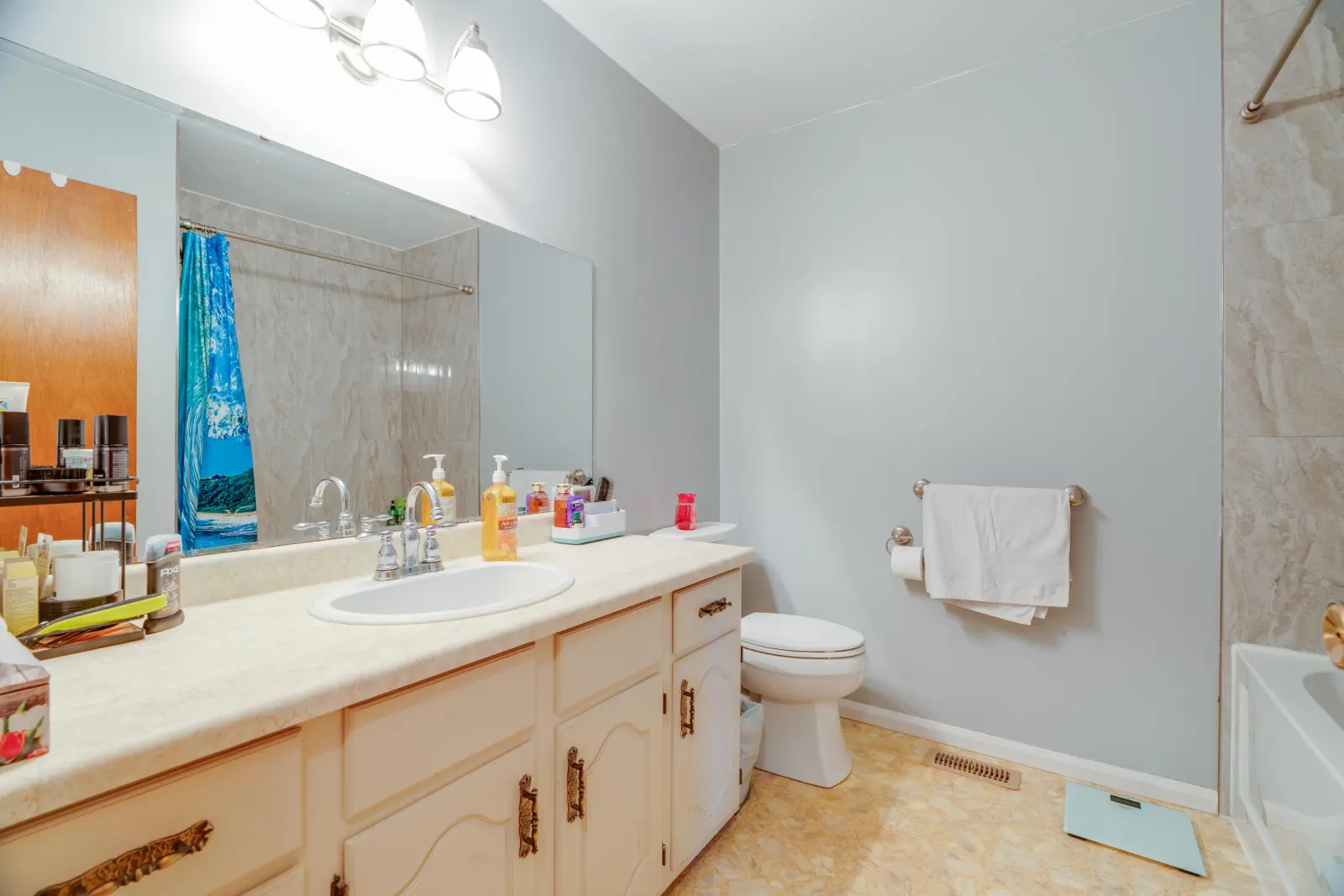 Bathroom with a long vanity
