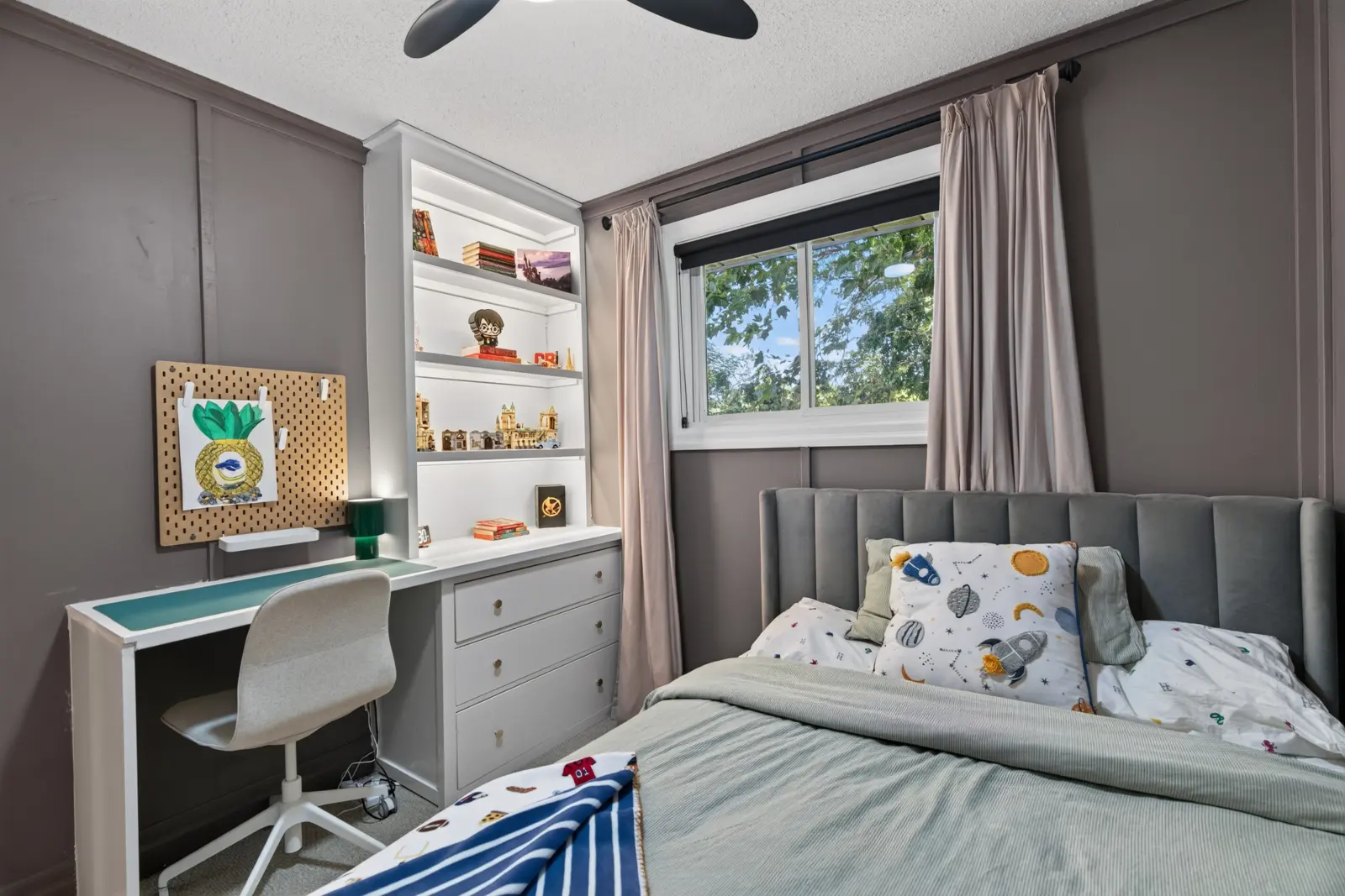 Bedroom with a built-in desk
