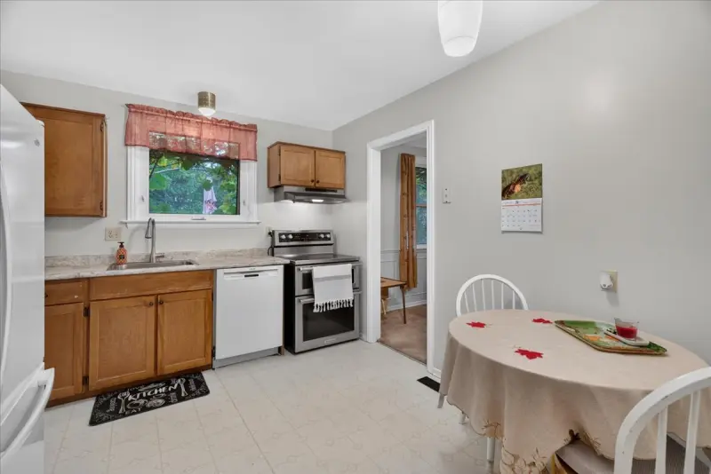 Eat-in kitchen with a table by the window