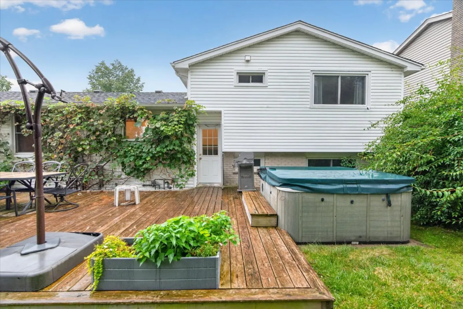 Back deck with the hot tub